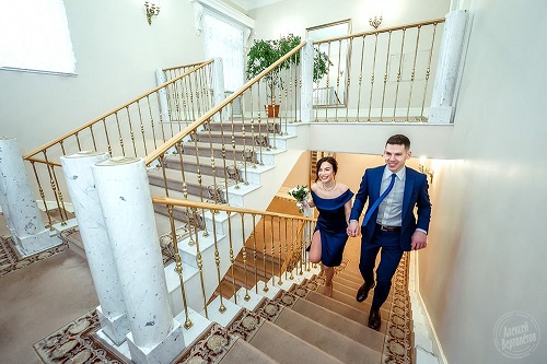 Дворец бракосочетания № 3 в Пушкине, лестница внутри